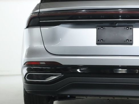 Used 2025 Lincoln Nautilus Premier AWD/4WD image 42