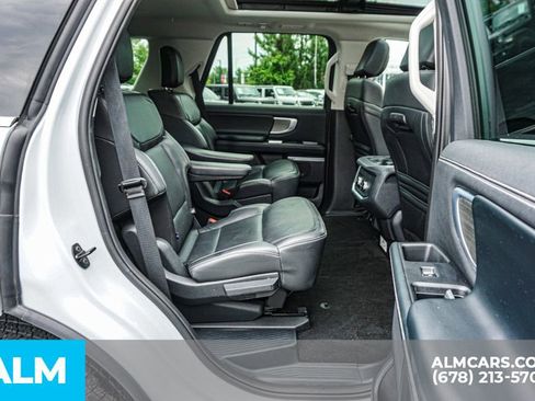 Used 2025 Ford Expedition Platinum AWD/4WD image 24