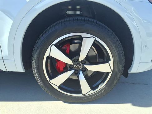 Used 2024 Audi Q5 2.0T Prestige image 9