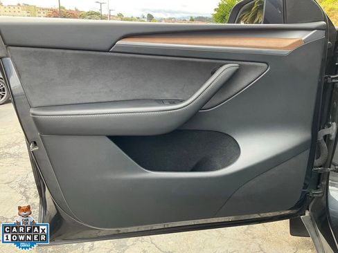Used 2024 Tesla Model Y 2WD image 19