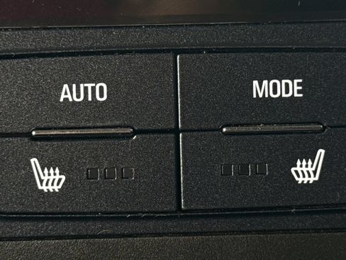 Used 2018 Chevrolet Tahoe Premier AWD/4WD image 45