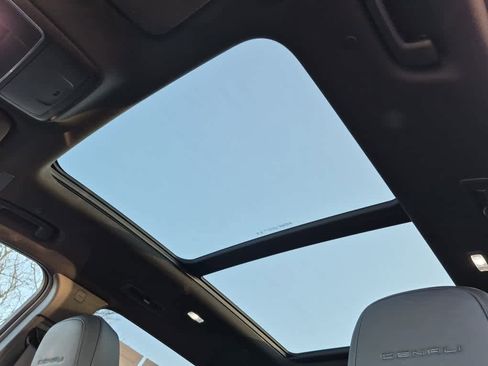 Used 2025 GMC Acadia Denali w/ Super Cruise Package image 14