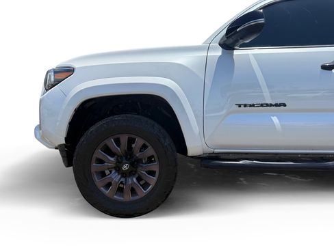 Used 2021 Toyota Tacoma Limited w/ Nightshade Package AWD/4WD image 10