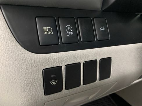 Used 2017 Toyota Highlander XLE AWD/4WD image 17