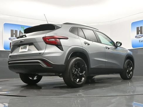 New 2026 Chevrolet Trax LT w/ Driver Confidence Package FWD image 20