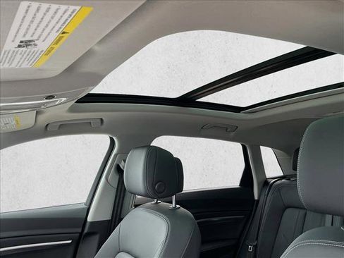 Used 2024 Audi Q8 e-tron Premium Plus w/ Premium Plus Package image 11