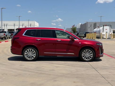 Used 2020 Cadillac XT6 Premium Luxury FWD image 8