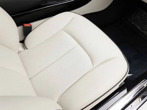 Used 2009 Maybach 62 S RWD image 28