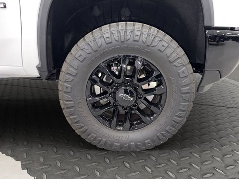 Used 2025 Chevrolet Silverado 2500 LTZ w/ LTZ Plus Package image 14