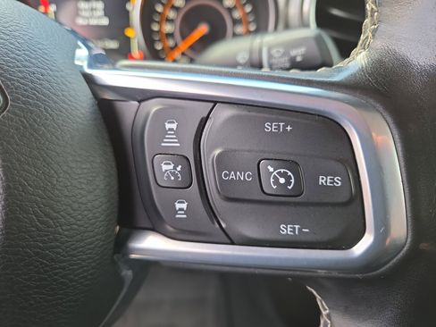 Used 2020 Jeep Gladiator Overland image 27
