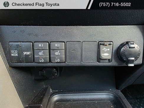 Used 2018 Toyota RAV4 XLE image 19