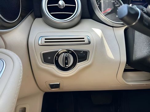 Used 2017 Mercedes-Benz C 300 4MATIC Sedan image 25