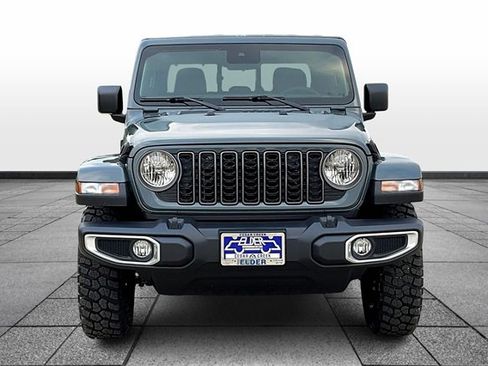 New 2025 Jeep Gladiator Sport image 5