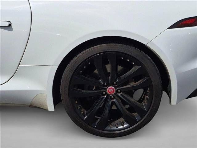 Used 2020 Jaguar F-TYPE Coupe RWD image 17