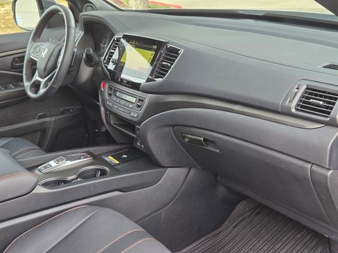 Certified 2024 Honda Passport TrailSport image 28