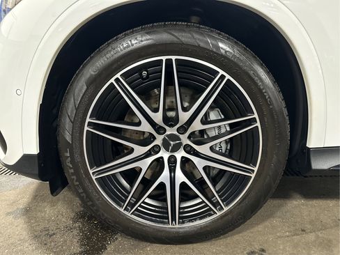 Used 2024 Mercedes-Benz GLC 43 AMG 4MATIC image 25