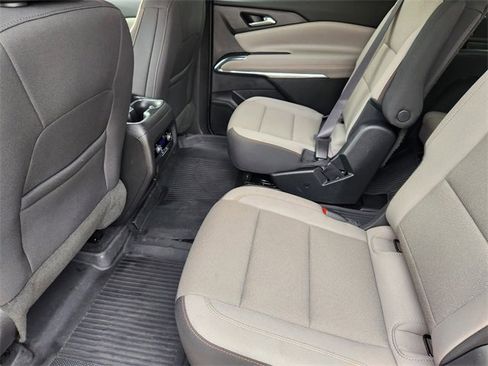 Used 2025 Chevrolet Traverse LT w/ Driver Confidence Package FWD image 30