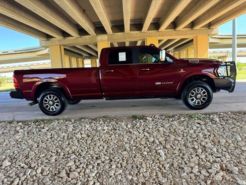 Used 2022 RAM 3500 Limited AWD/4WD image 2