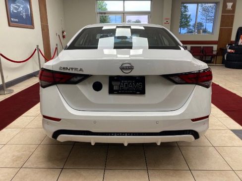 Used 2025 Nissan Sentra SV image 6