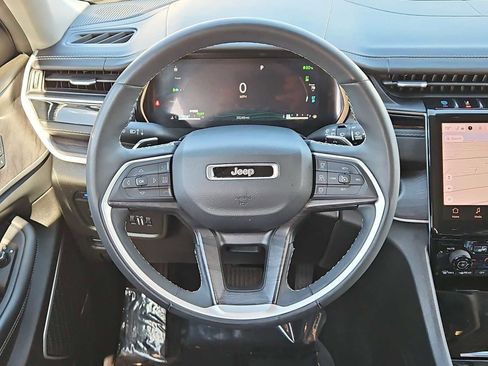 Used 2022 Jeep Grand Cherokee Limited 4xe image 40