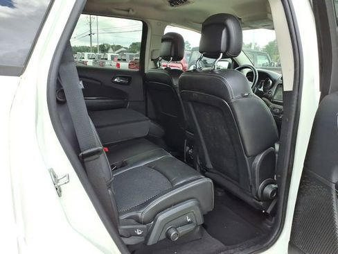 Used 2017 Dodge Journey Crossroad w/ Popular Equipment Group FWD image 18