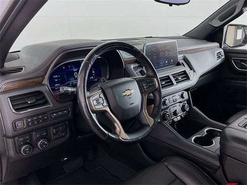 Used 2023 Chevrolet Suburban High Country w/ Advanced Technology Package image 38