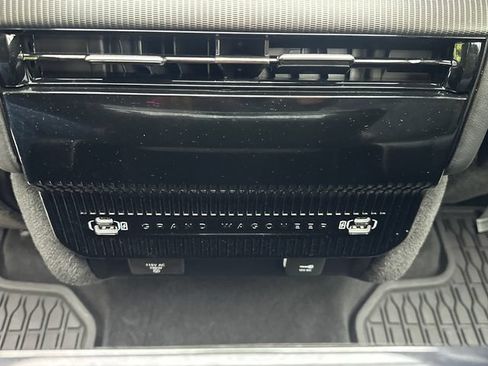 Used 2025 Jeep Grand Wagoneer Series III w/ Rear Seat Video Group 1 AWD/4WD image 22