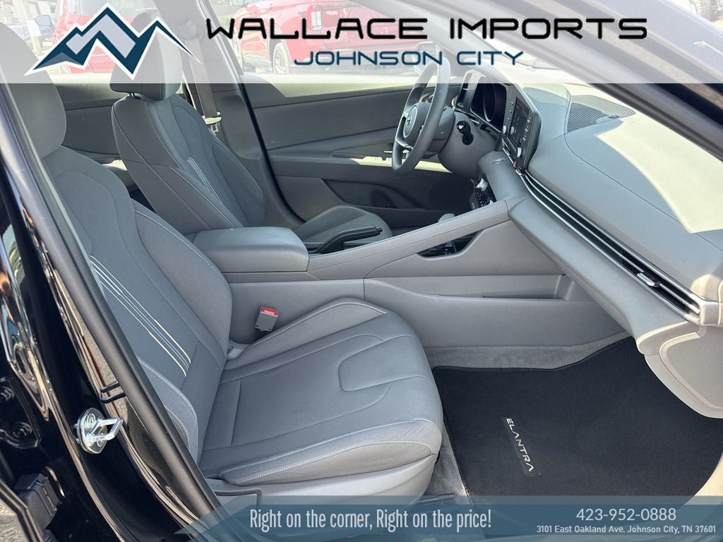 Used 2023 Hyundai Elantra SEL w/ Cargo Package FWD image 36