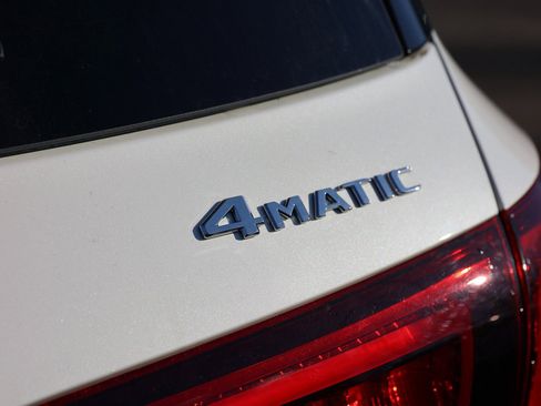 Used 2022 Mercedes-Benz GLE 350 4MATIC image 11