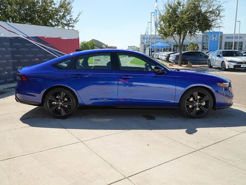 Used 2025 Honda Accord Sport image 4