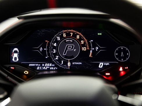 Used 2023 Lamborghini Huracan Sterrato image 32