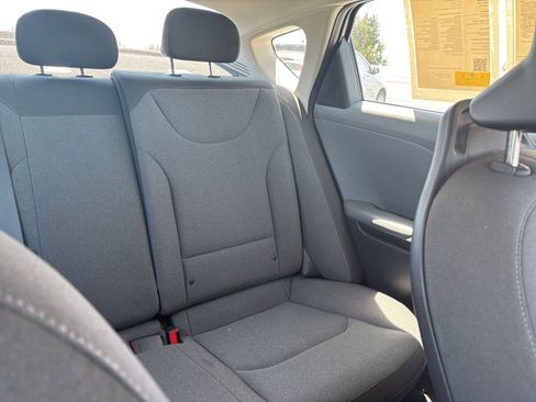 Used 2025 Kia K4 FWD image 36