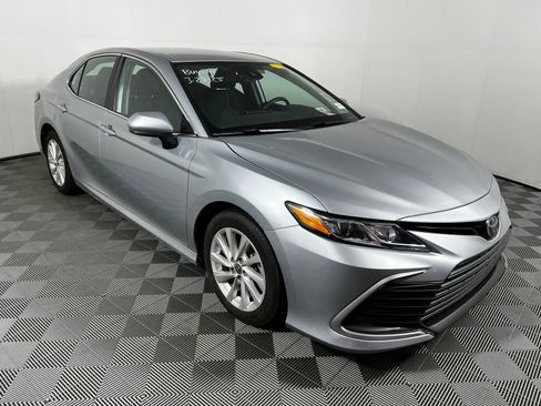 Used 2025 Toyota Camry LE FWD image 3