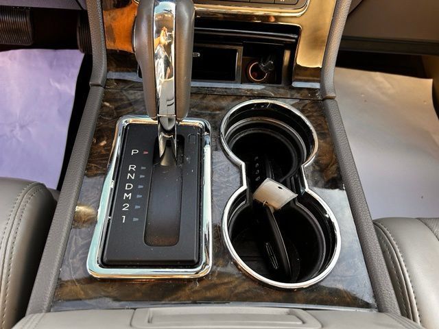 Used 2017 Lincoln Navigator L Select AWD/4WD image 26