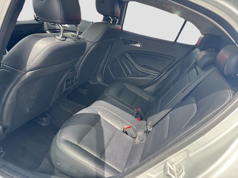 Used 2015 Mercedes-Benz GLA 250 image 10