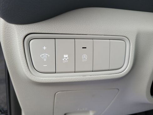 Used 2025 Kia Soul LX FWD image 21