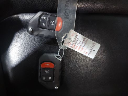 Used 2023 Jeep Wrangler Unlimited Rubicon w/ Cold Weather Group AWD/4WD image 22