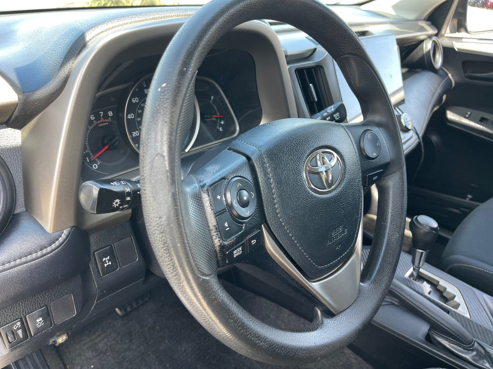 Used 2013 Toyota RAV4 XLE AWD/4WD image 9