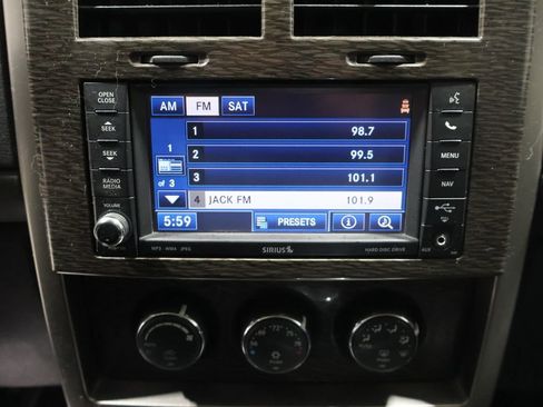 Used 2012 Jeep Liberty Limited w/ Tire & Wheel Group image 27