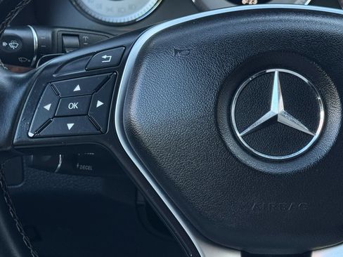 Used 2013 Mercedes-Benz GLK 350 2WD image 31