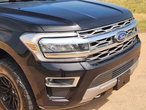 Used 2023 Ford Expedition Platinum AWD/4WD image 12