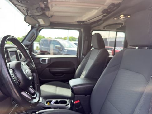 Used 2020 Jeep Gladiator Sport w/ Quick Order Package 24S AWD/4WD image 27