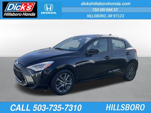 Used 2020 Toyota Yaris XLE image 4