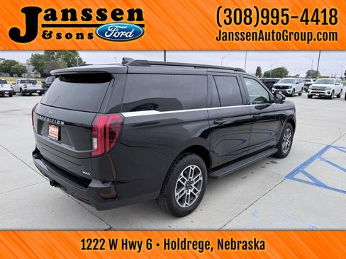 Used 2025 Ford Expedition Max Active AWD/4WD image 6
