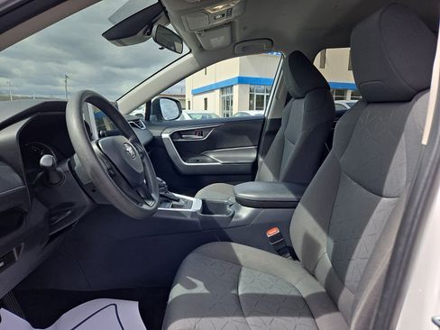 Used 2025 Toyota RAV4 XLE image 15
