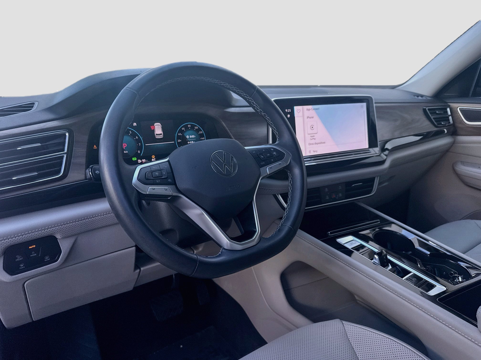 Certified 2024 Volkswagen Atlas SE FWD image 9