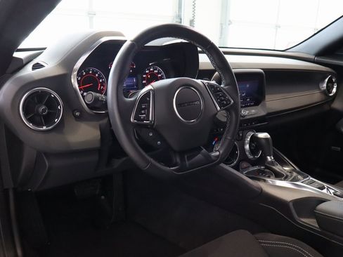 Used 2023 Chevrolet Camaro LT w/ Technology Package image 7