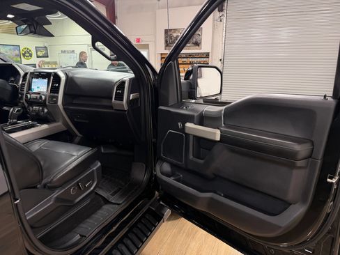 Used 2017 Ford F150 Lariat w/ Equipment Group 502A Luxury AWD/4WD image 21
