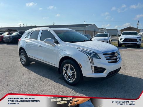 Used 2018 Cadillac XT5 FWD image 3