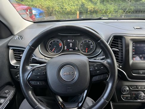Certified 2020 Jeep Cherokee Latitude Plus AWD/4WD image 15